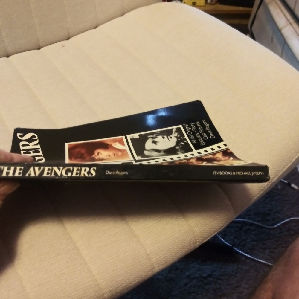 The Avenger's TV series video/book lot - Picture 15 of 15